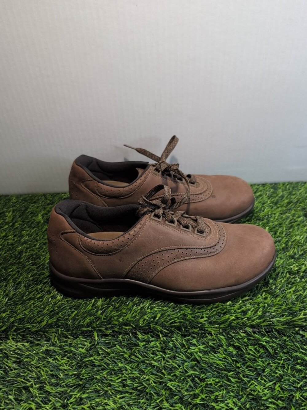 SAS Walk Easy Womens 9WW Brown Suede Leather Lace Up Comfort Walking Shoes USA
